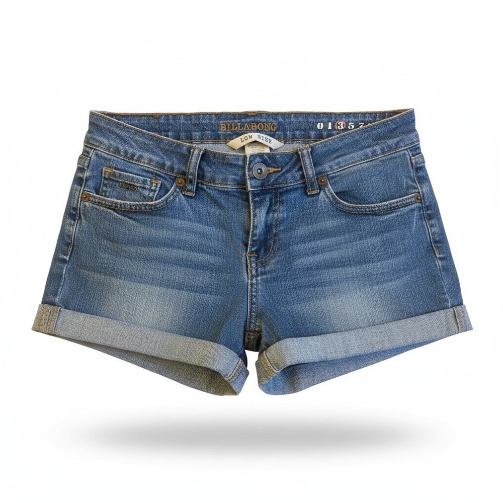 Billabong Low Rise Denim Shorts Blue Cuffed Stretch J202QRIV Womens Size 3 EUC